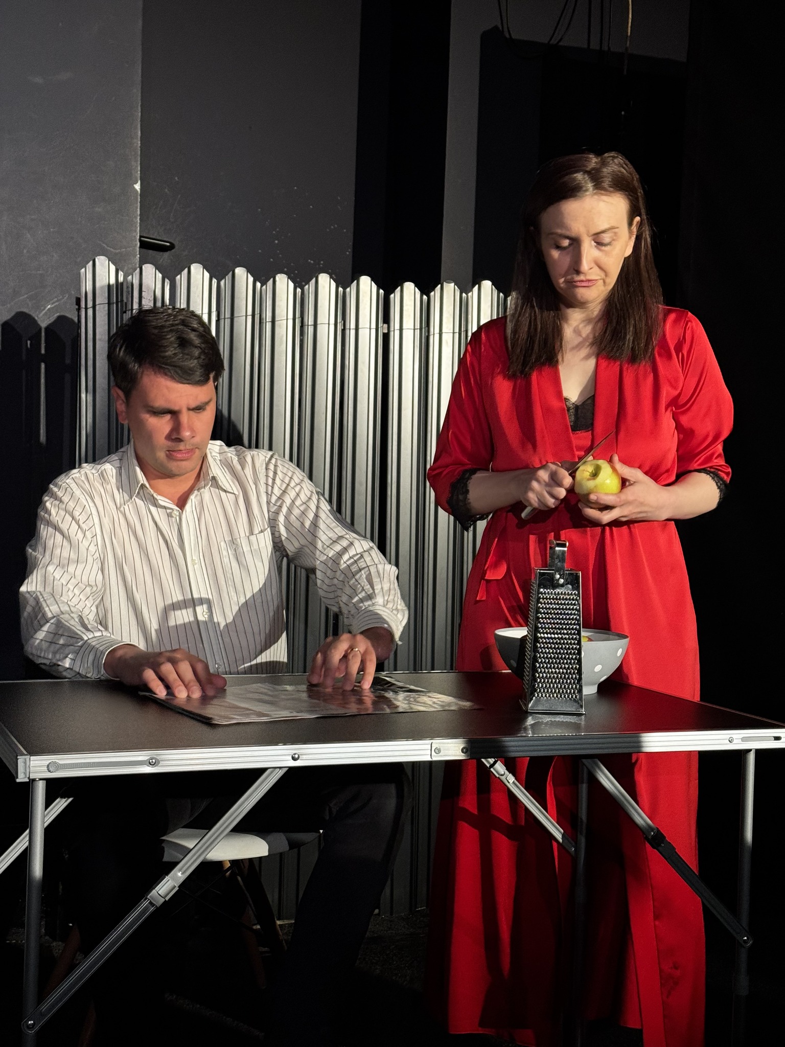 UN BĂRBAT ŞI MAI MULTE FEMEI