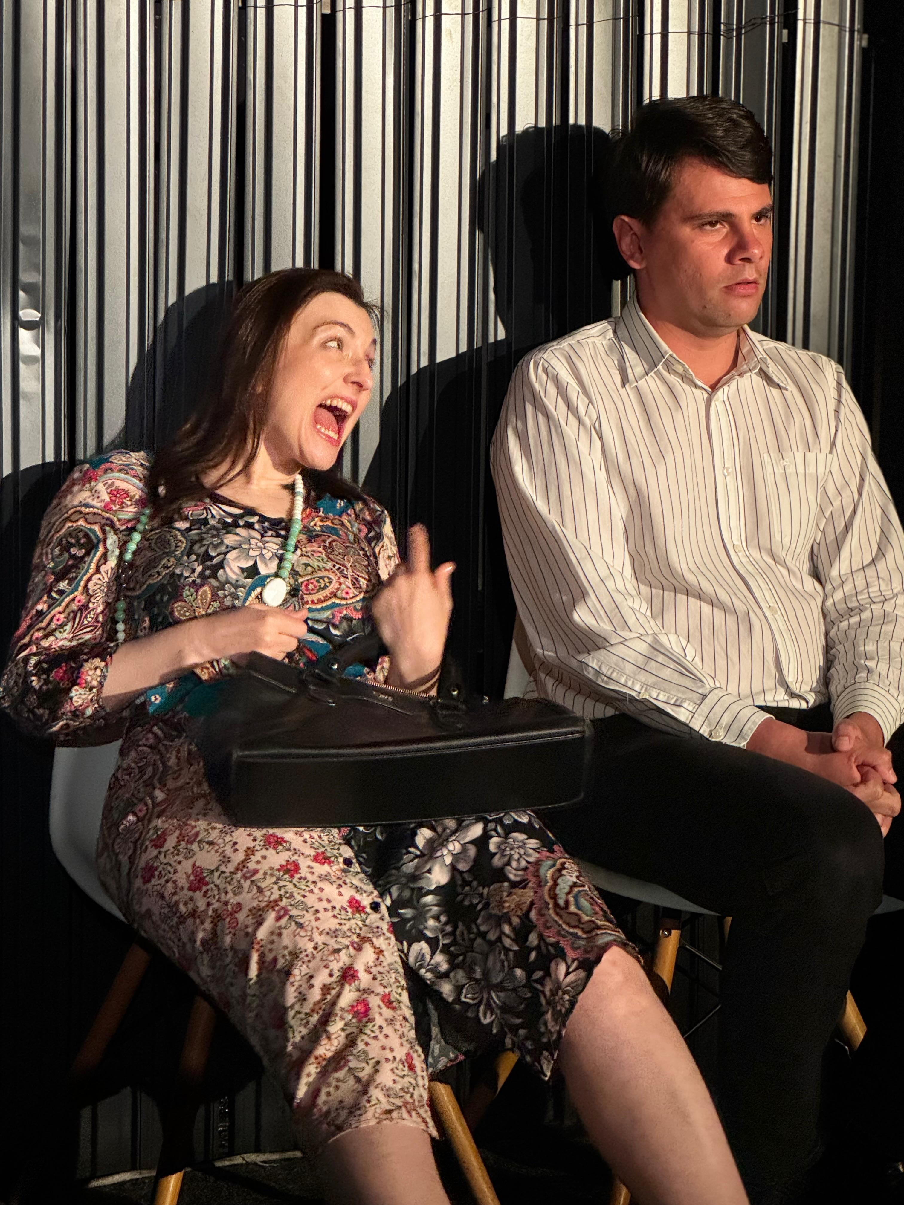 UN BĂRBAT ŞI MAI MULTE FEMEI